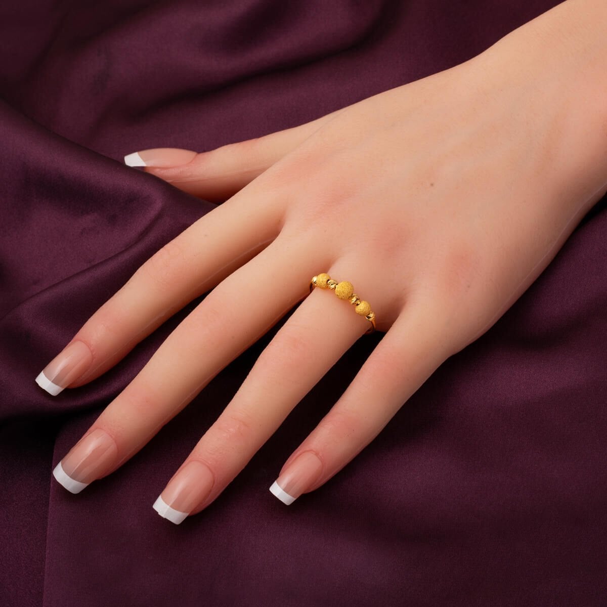 22K Yellow Gold Single Gold Bead Ribbed Ring