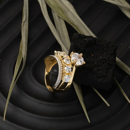 14K Yellow Gold Solitaire Five Stone Cubic Zirconia Ring (5 g)