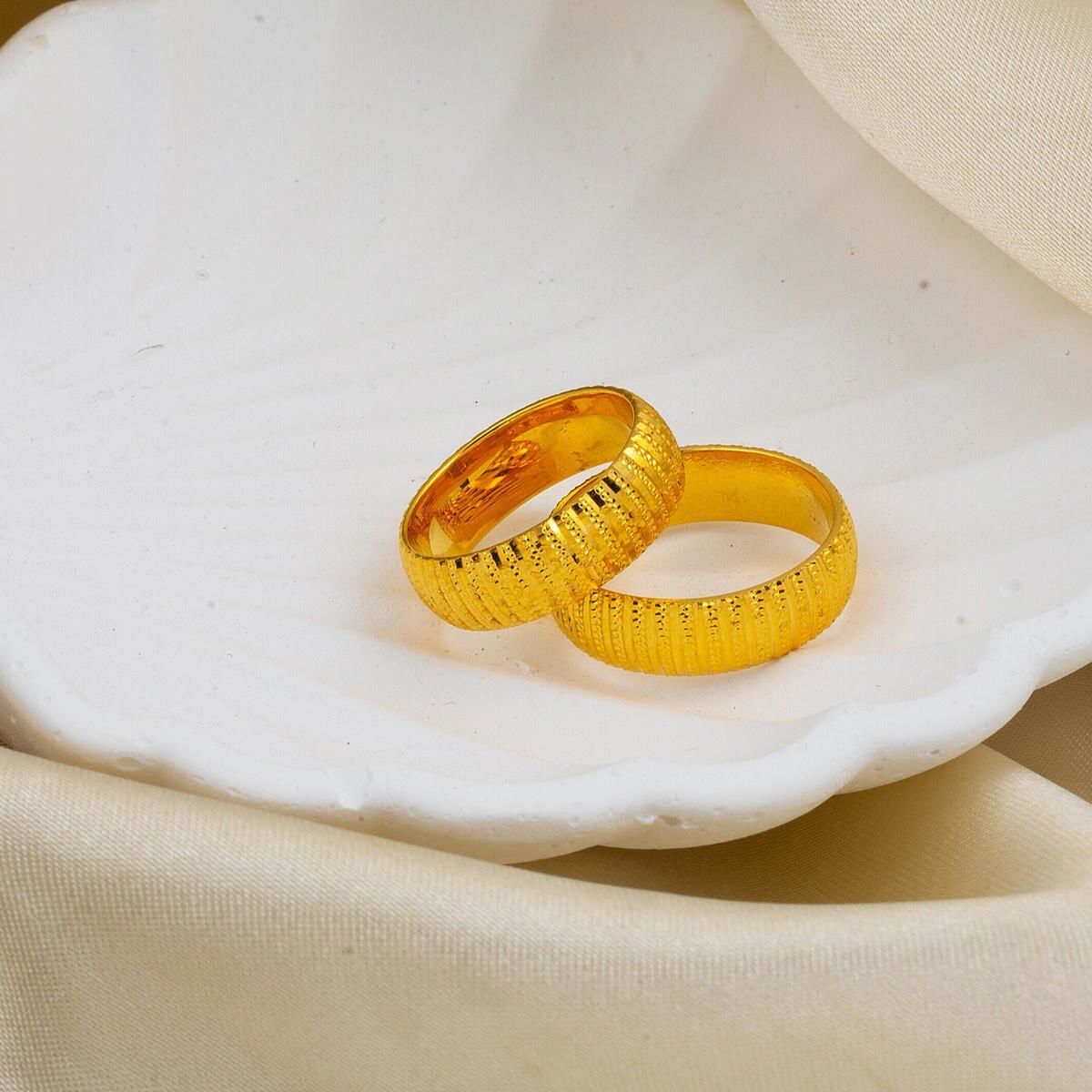 22K Yellow Gold Milgrain Wedding Band Set