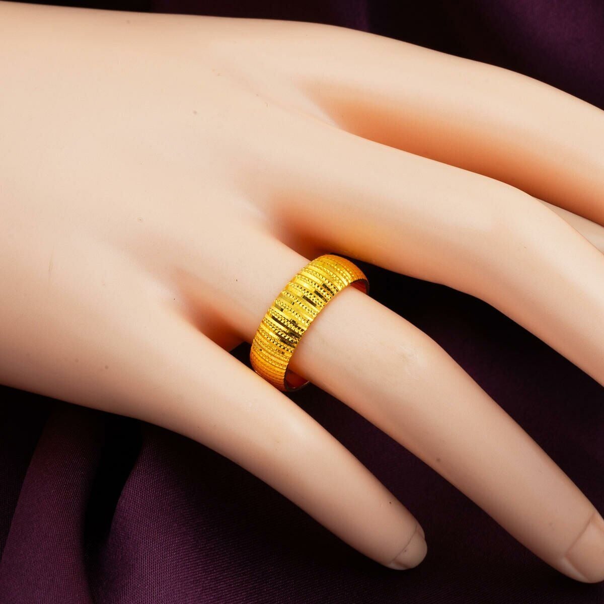 22K Yellow Gold Milgrain Men's Wedding Band