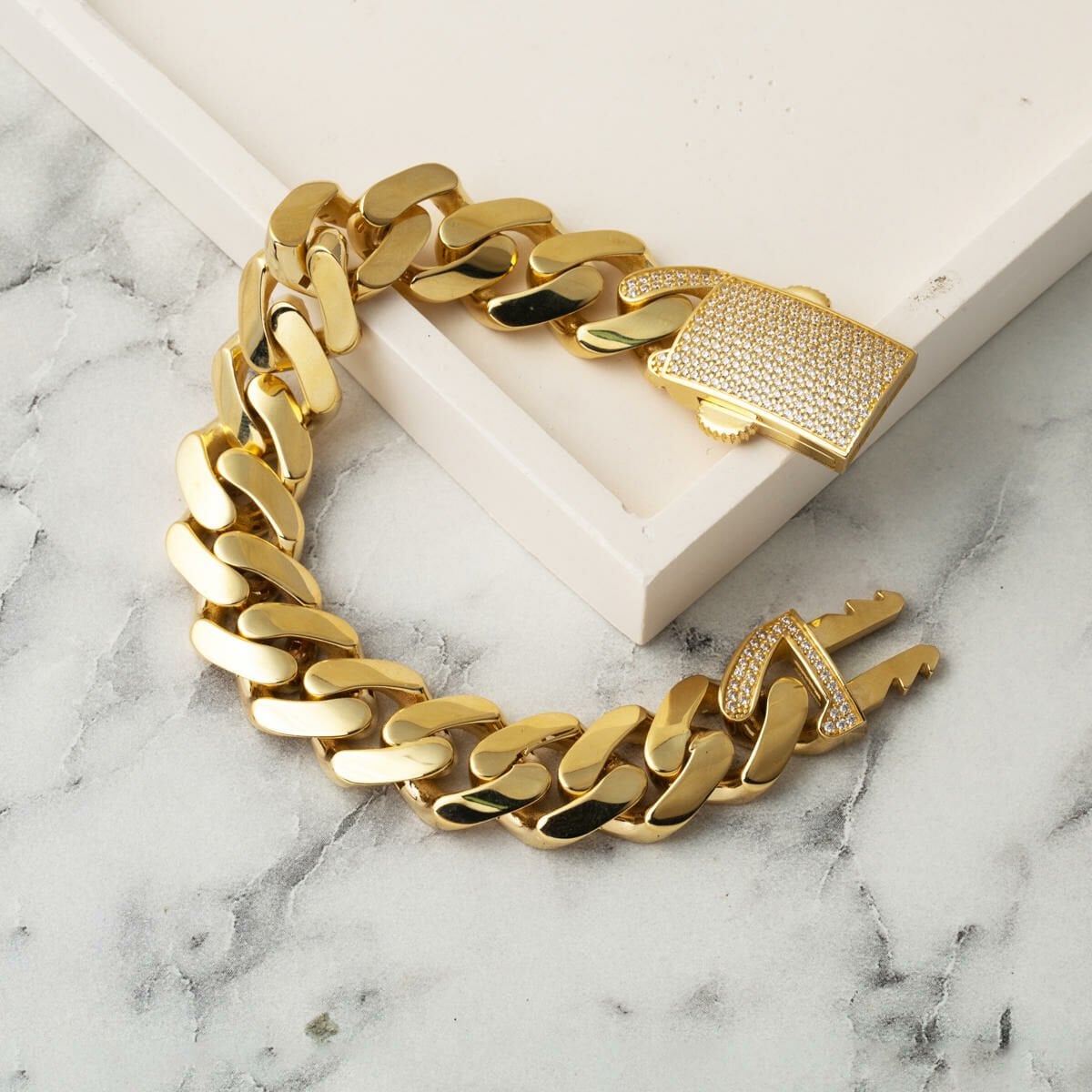 14K Yellow Gold Thick Curb Cubic Zirconia Buckle Bracelet