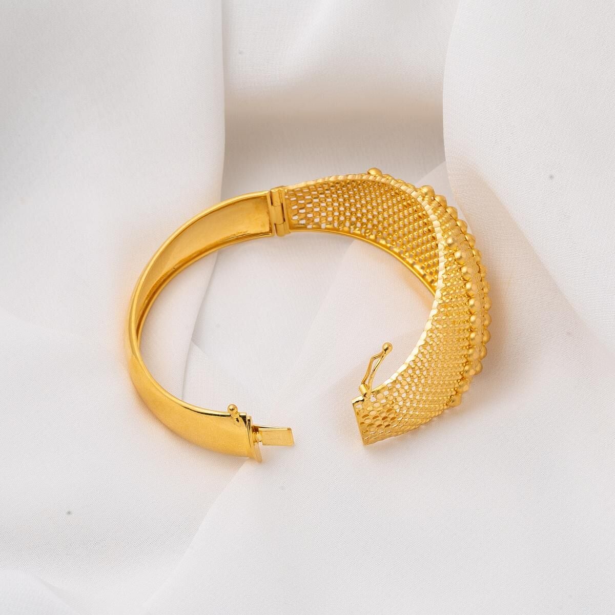 22K Yellow Gold Bead Hinged Cuff Bangle (22.29 g)