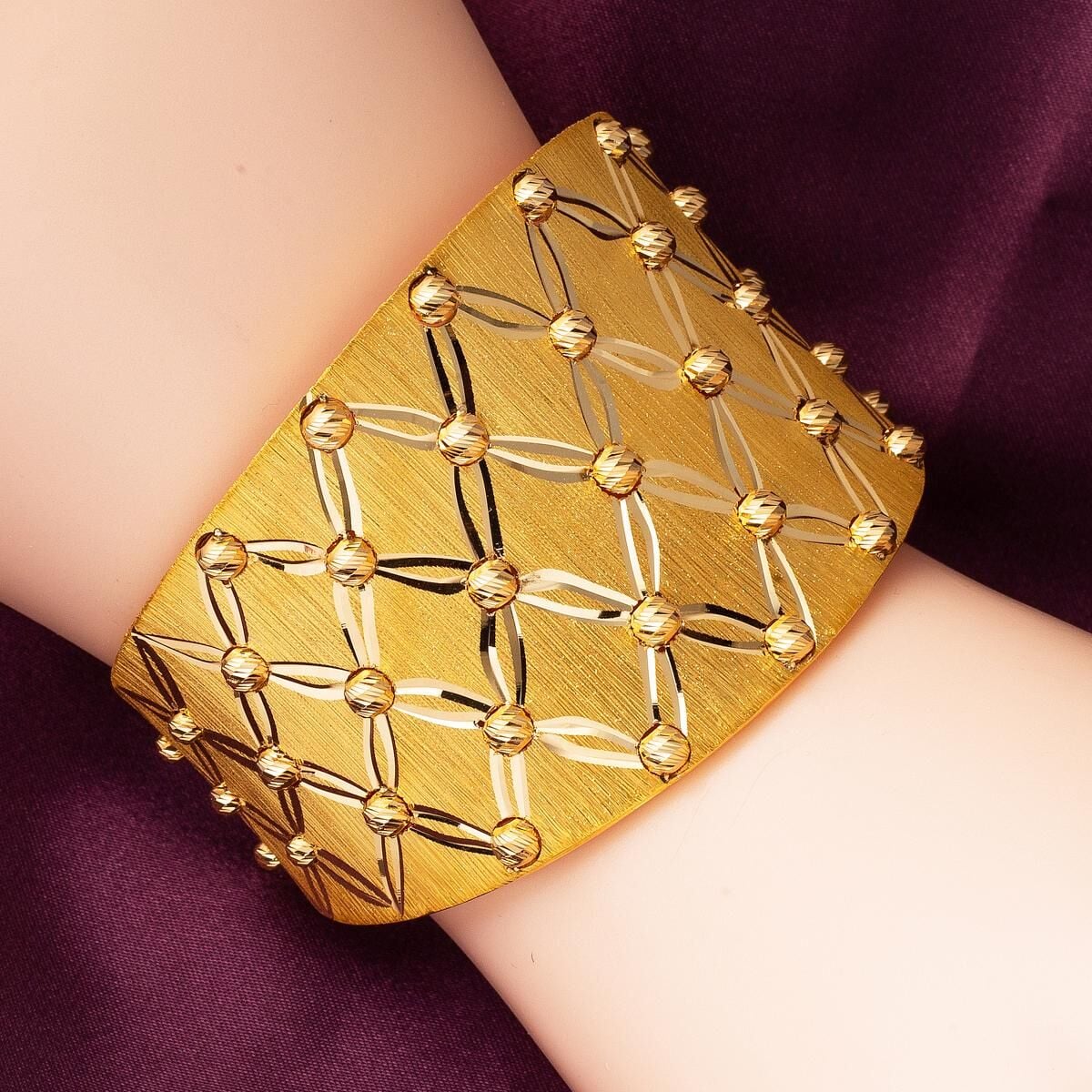 22K Yellow Gold Bead Wide Cuff Hinged Cuff Bangle