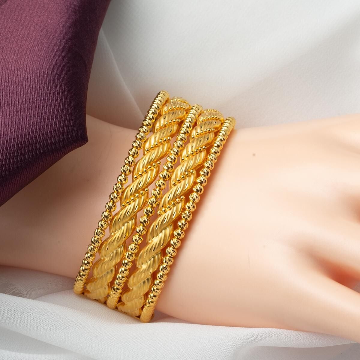 22K Yellow Gold Bead Wide Cuff Hinged Cuff Bangle (35 g)
