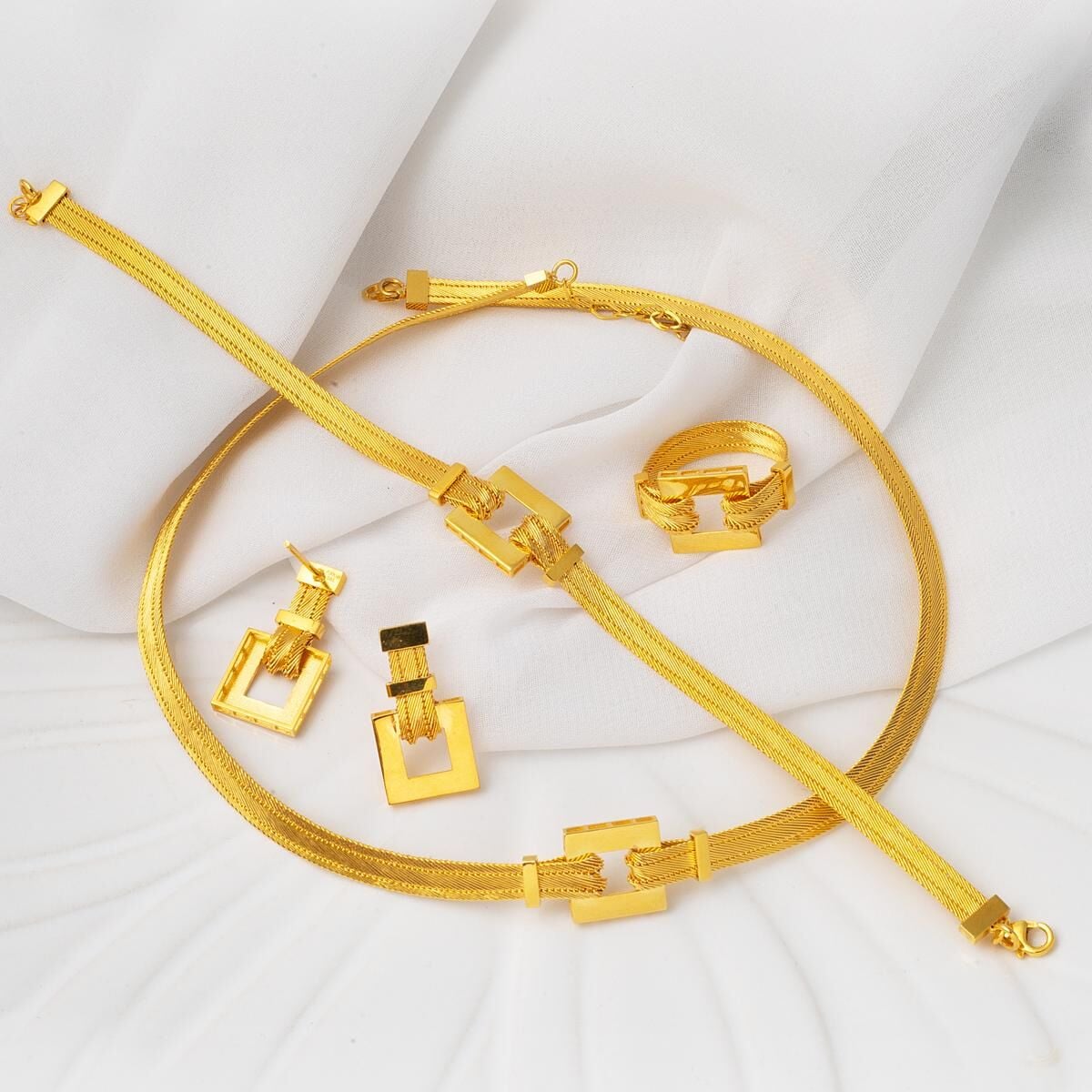 14K Yellow Gold Trabzon Mesh Cubic Zirconia Set (31.95 g)