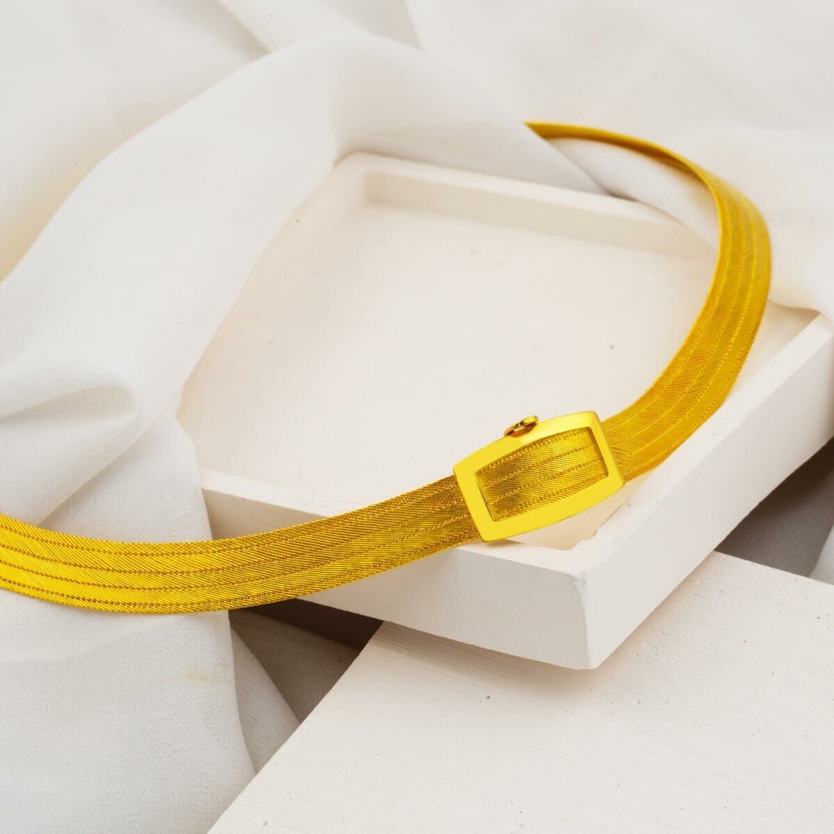 14K Yellow Gold Trabzon Mesh Cubic Zirconia Collar Necklace (27.95 g)