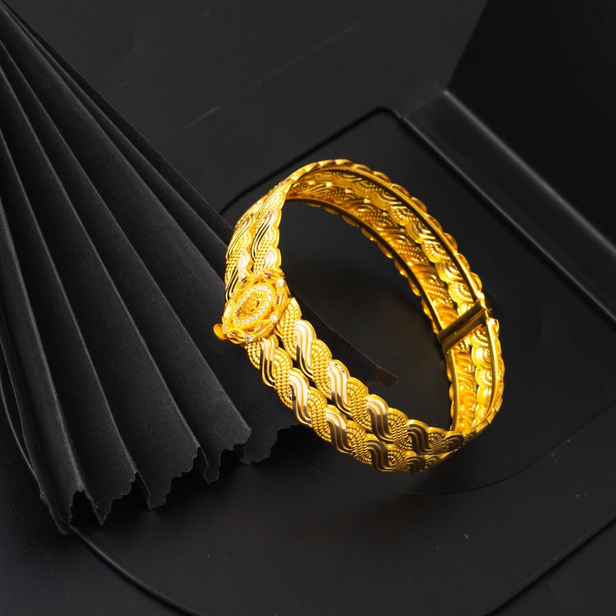 14K Yellow Gold Trabzon Braided Ottoman Tughra Lock Cubic Zirconia Bangle