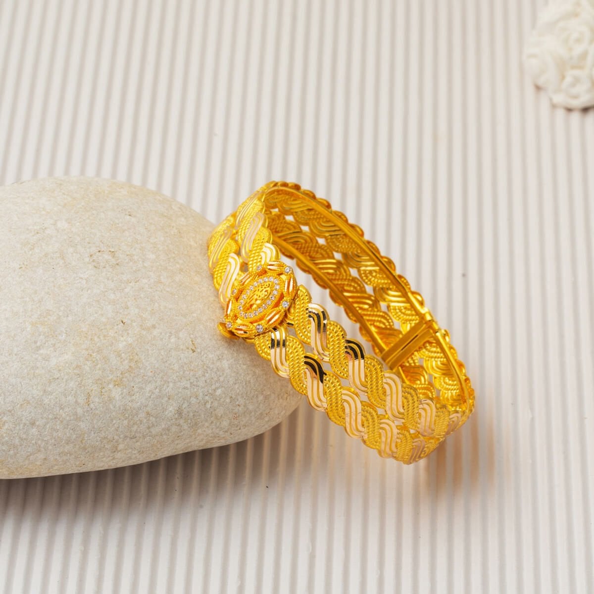 14K Yellow Gold Trabzon Braided Ottoman Tughra Lock Cubic Zirconia Bangle