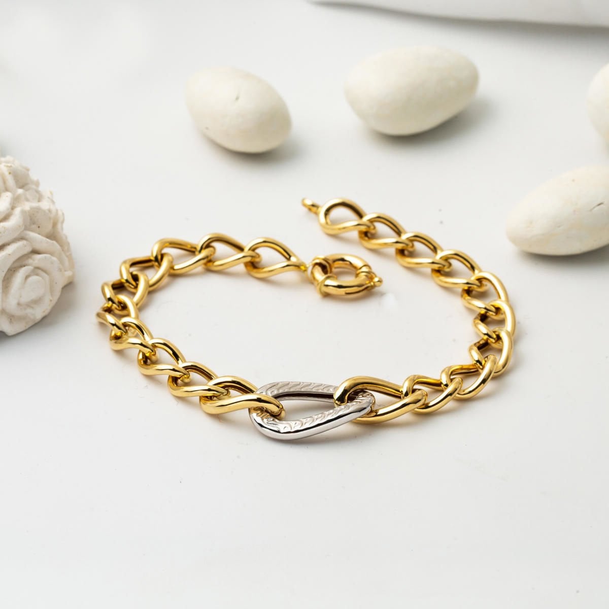 14K Yellow Gold Trendy Hoop Turquoise Bracelet (7.54 g)