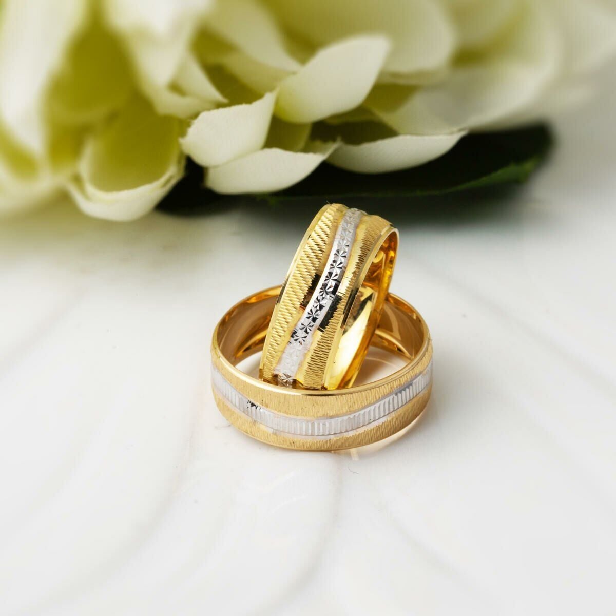 14K Yellow Gold Trendy Design Double Hand Engraved Wedding Band Set