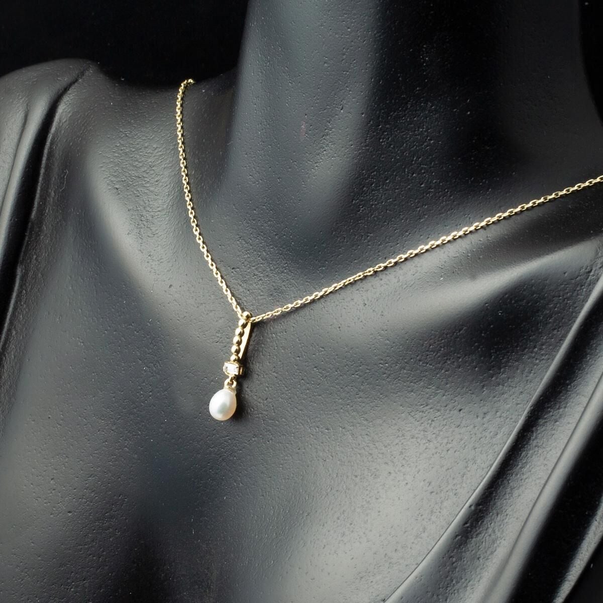 14K Yellow Gold Tropez Baguette Cubic Zirconia Pearl Necklace