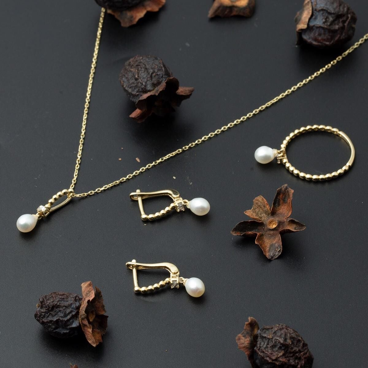 14K Yellow Gold Tropez Baguette Cubic Zirconia Pearl Set