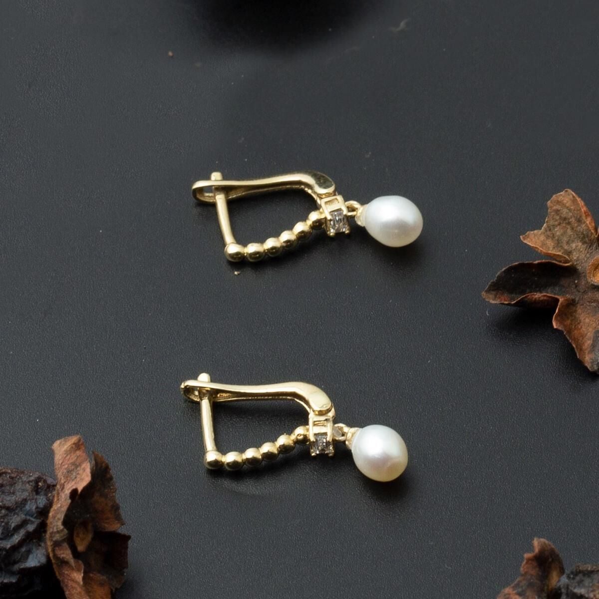 14K Yellow Gold Tropez Baguette Cubic Zirconia Pearl Set