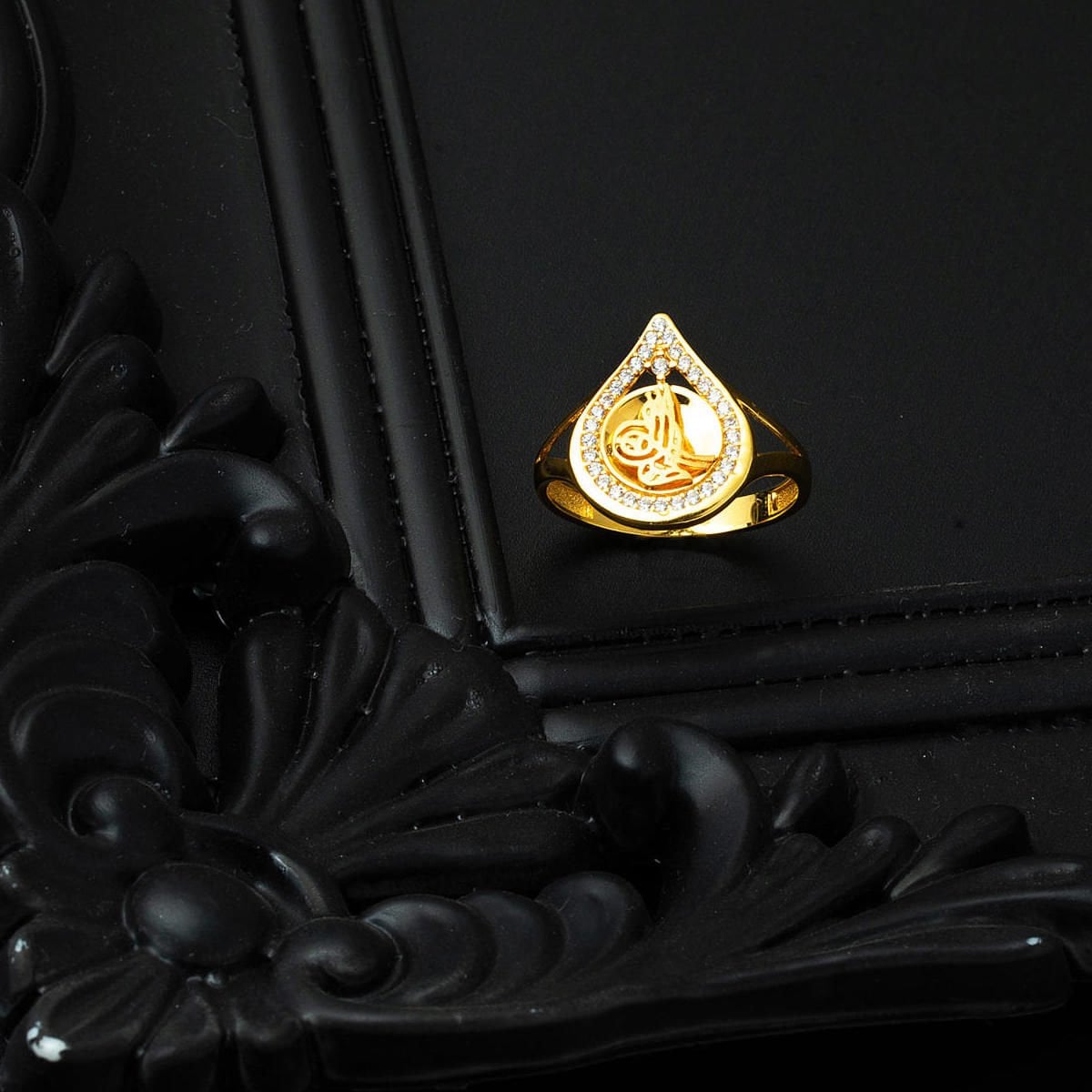 14K Yellow Gold Ottoman Tughra Cubic Zirconia Ring (2.44 g)