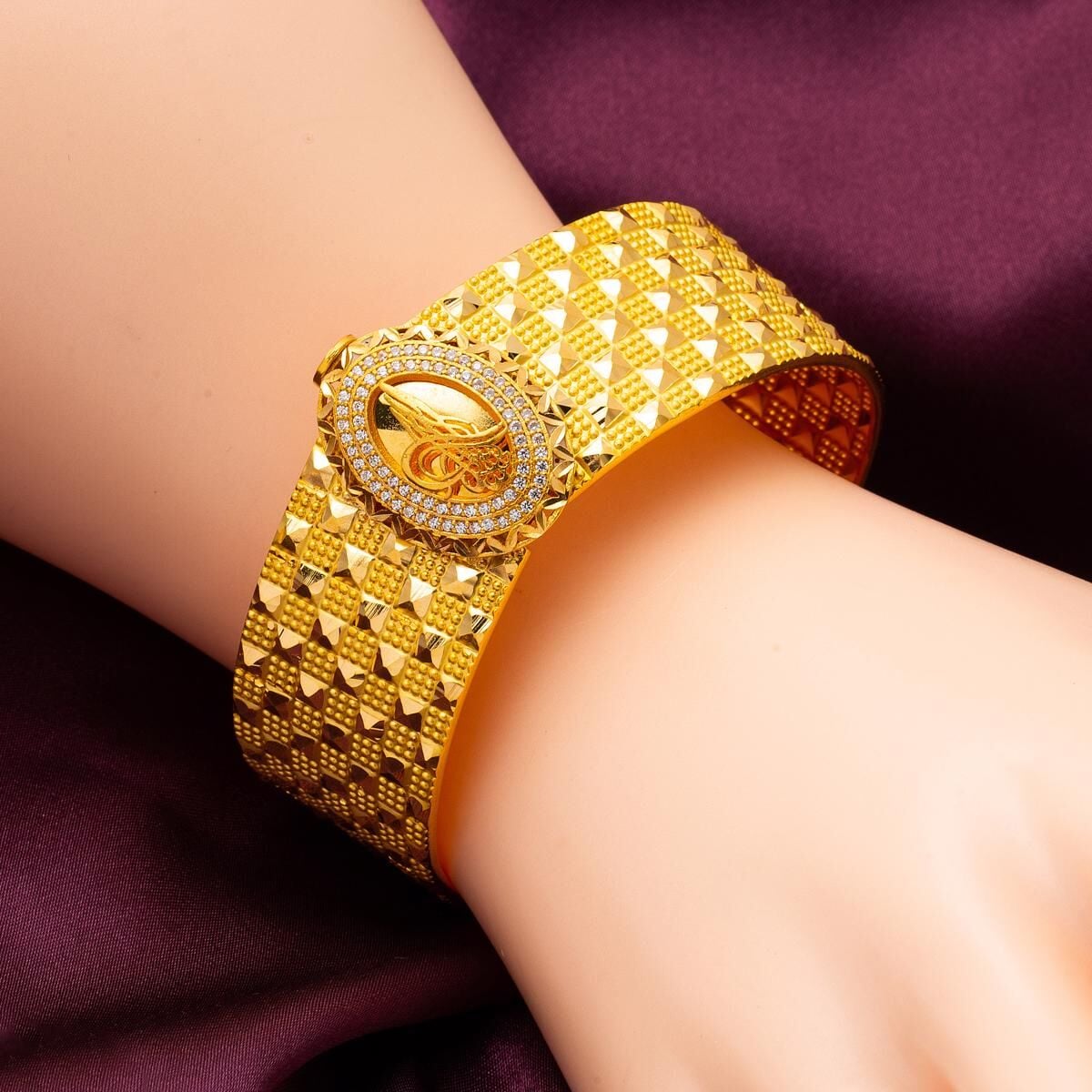 22K Yellow Gold Ottoman Tughra Cubic Zirconia Hinged Cuff Bangle