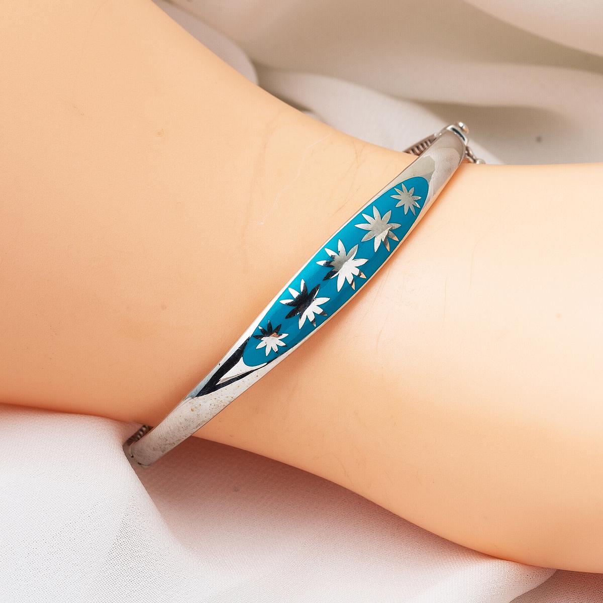 14K White Gold Turquoise Star Hinged Cuff Bangle