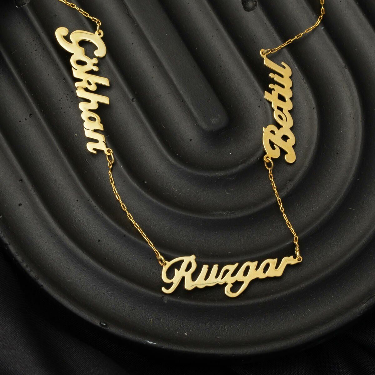 14K Yellow Gold Three Name Family Necklace