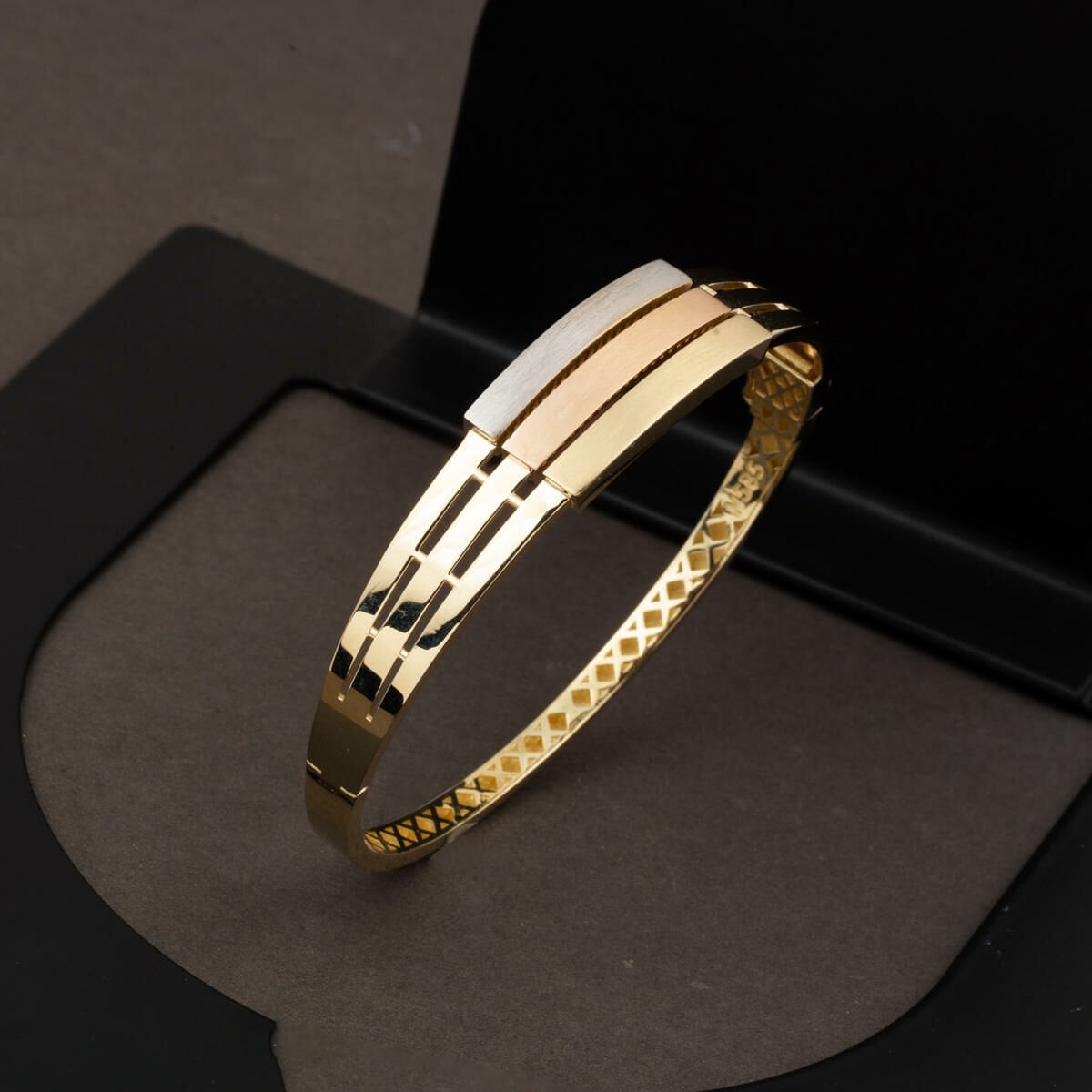 14K Yellow Gold Tri-Color Ribbed Hinged Cuff Bangle