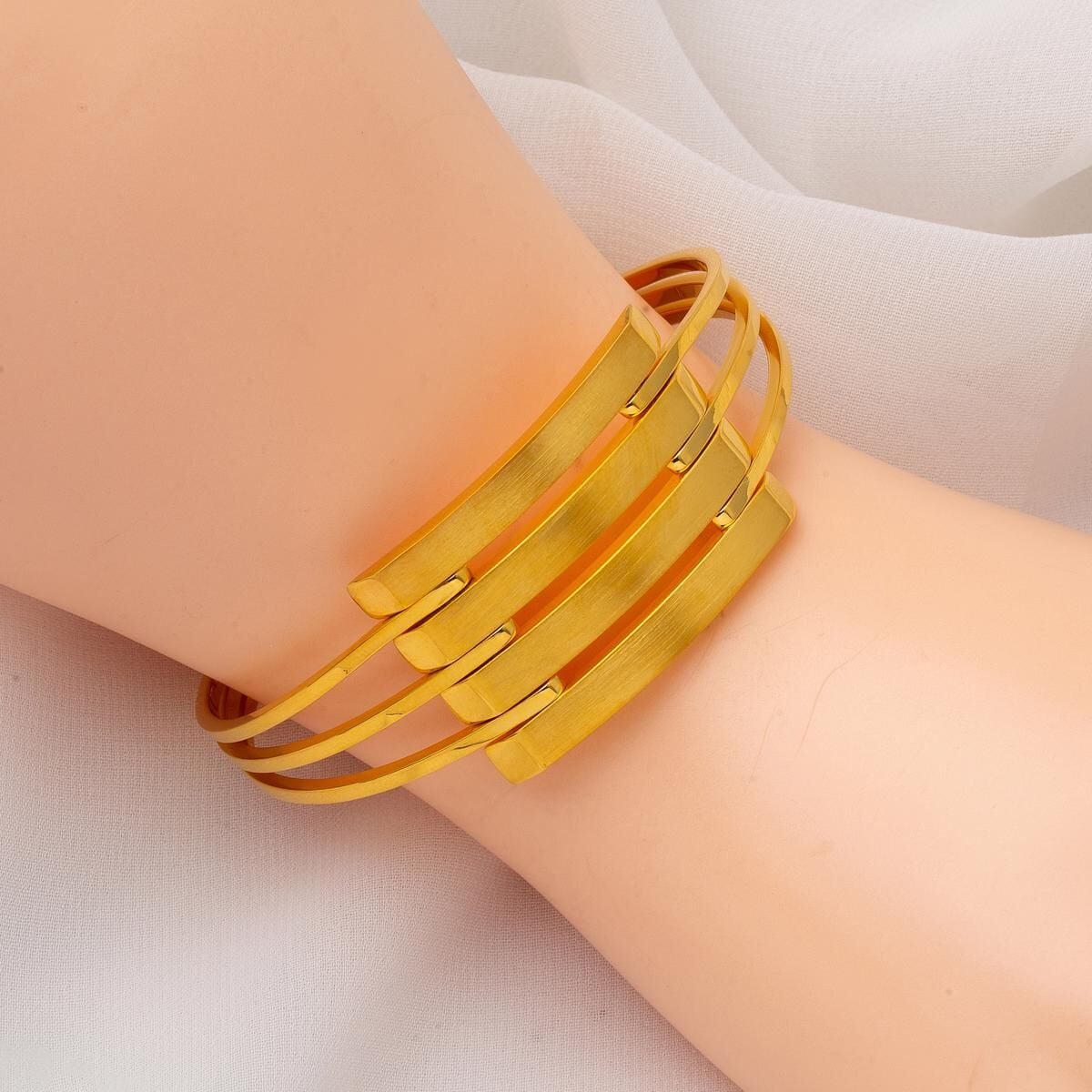 14K Yellow Gold 3-Piece Ribbed Hinged Cuff Bangle