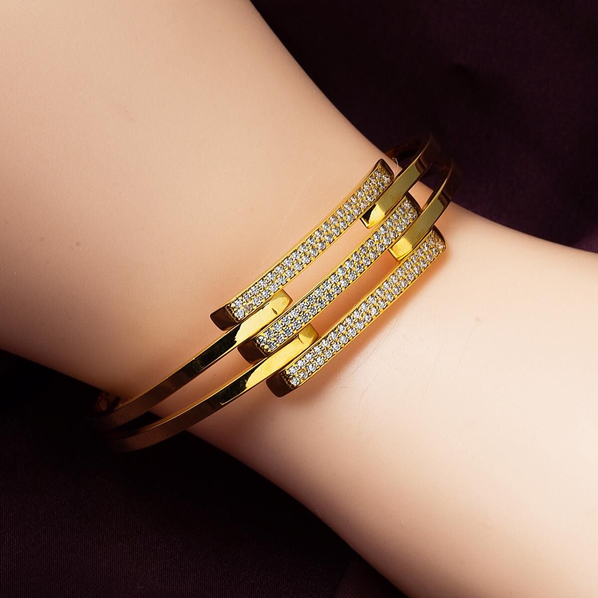 22K Yellow Gold 3-Piece Ribbed Cubic Zirconia Hinged Cuff Bangle