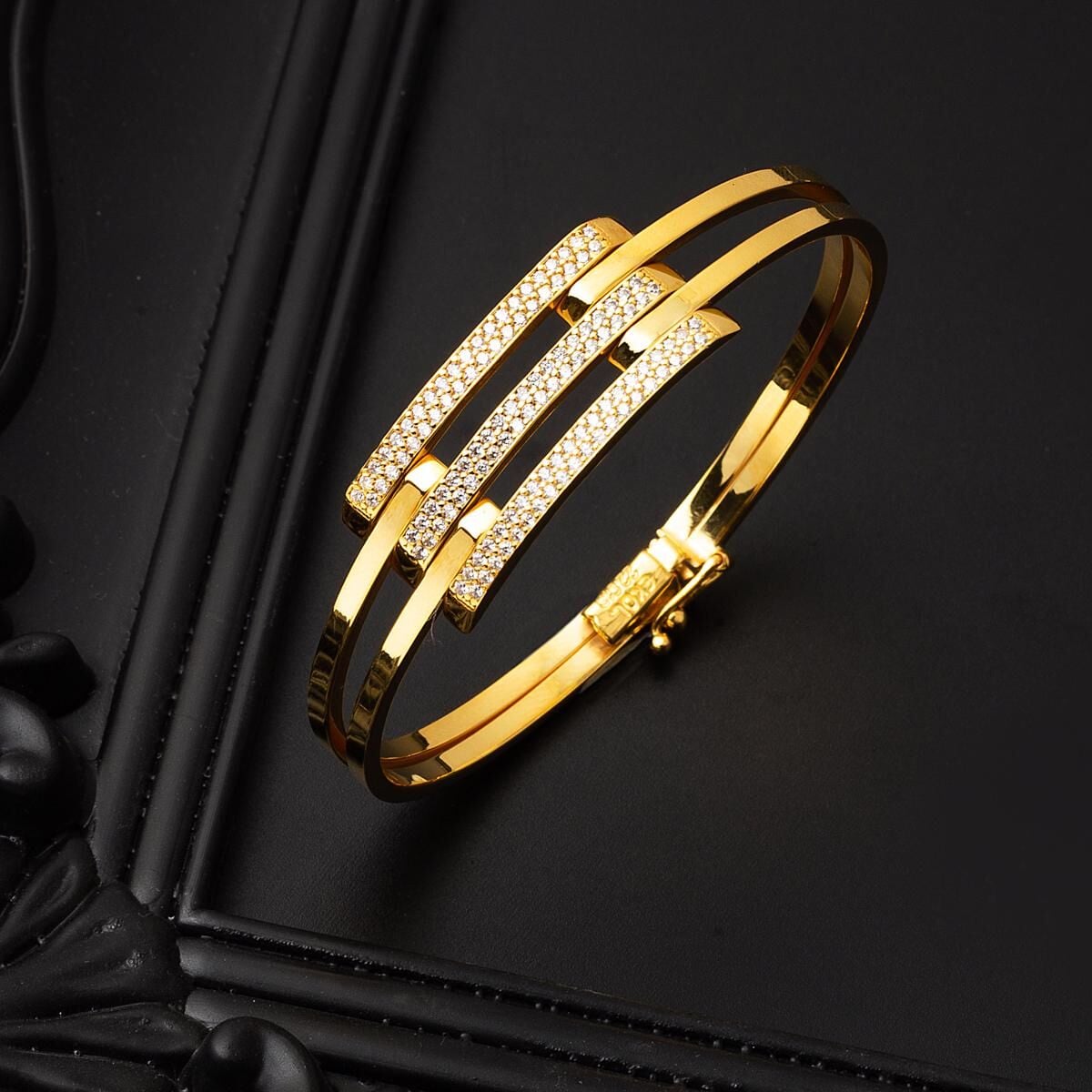 22K Yellow Gold 3-Piece Ribbed Cubic Zirconia Hinged Cuff Bangle