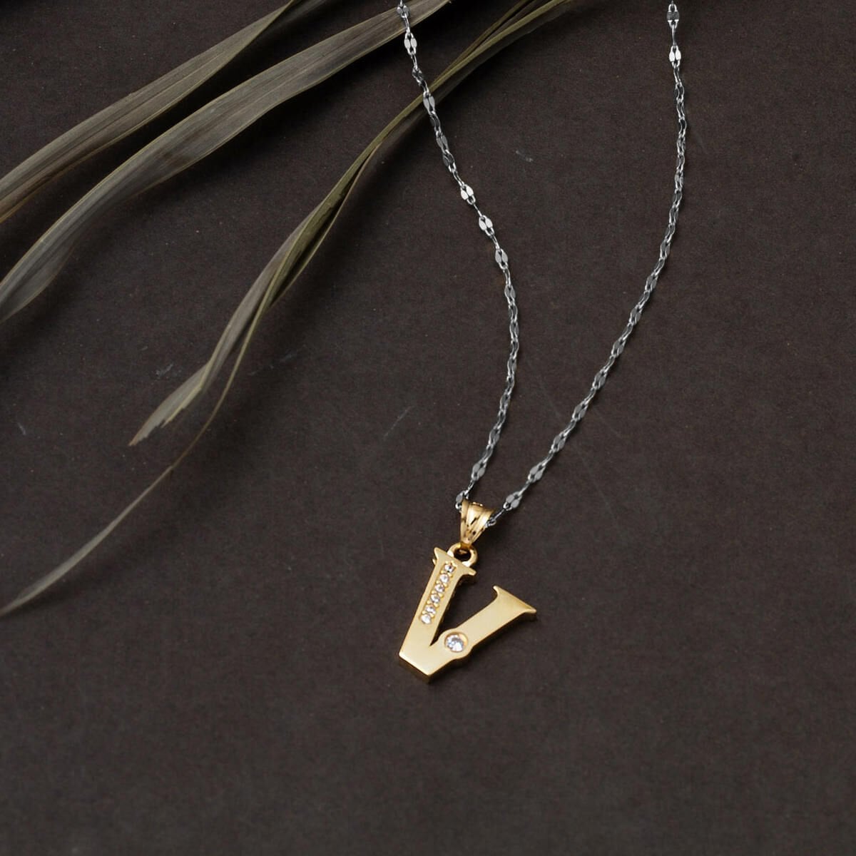 14K Yellow Gold Lettera Initial V Cubic Zirconia Pendant
