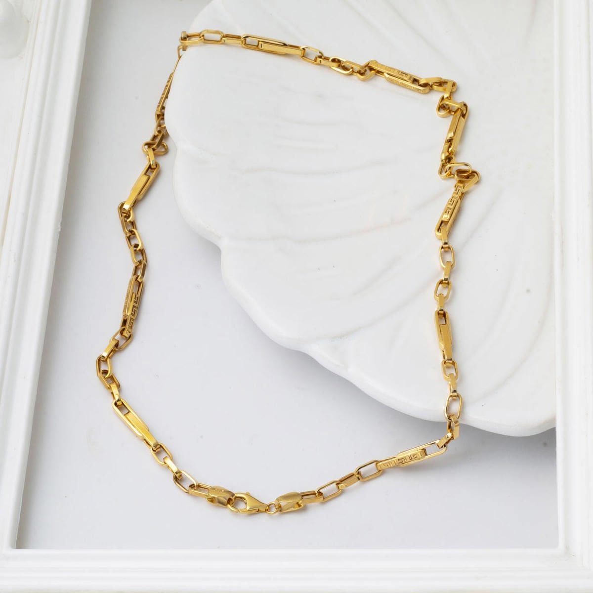 14K Yellow Gold Designer Inspired Hoop Chain Necklace (5.87 g)