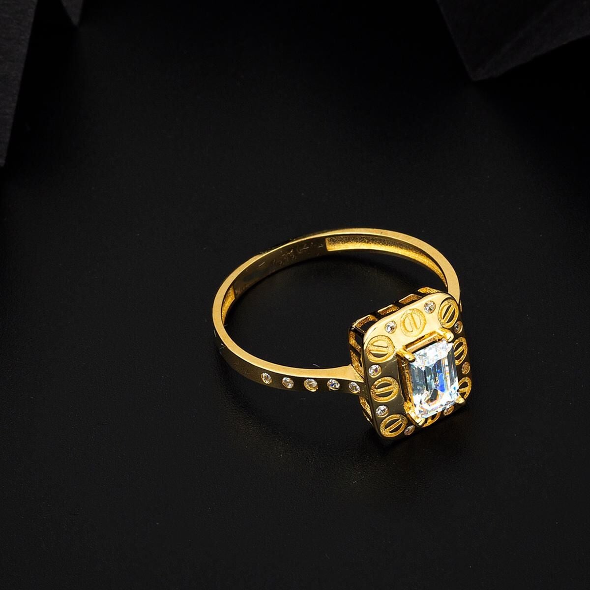 14K Yellow Gold Screw Back Baguette Cubic Zirconia Ring
