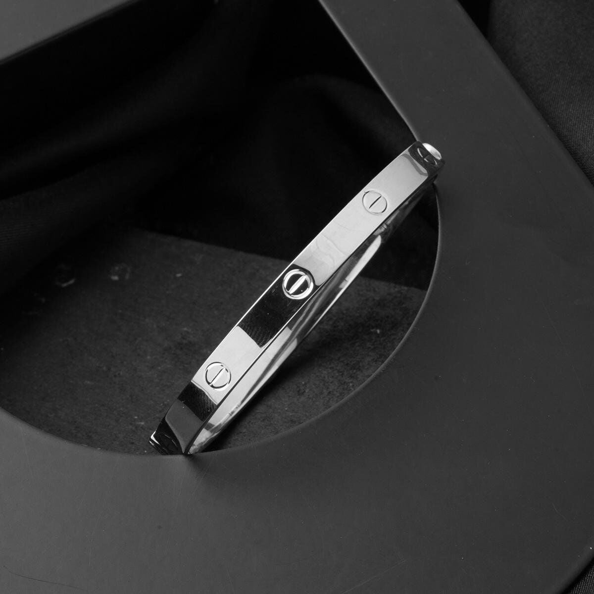 14K White Gold Screw Back Lock Bangle