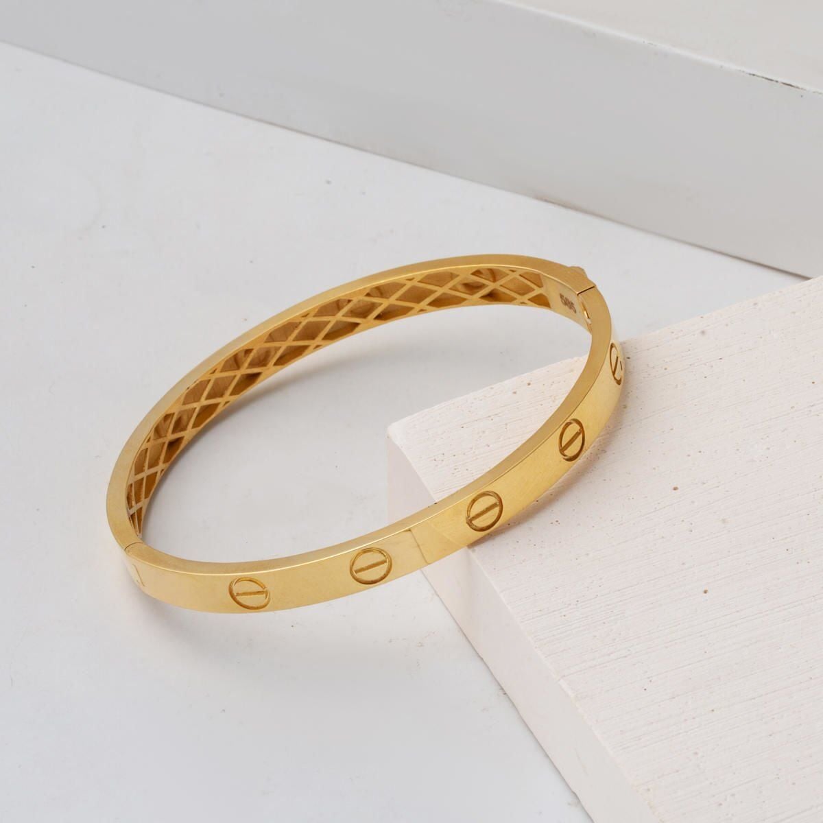14K Yellow Gold Screw Back Hinged Cuff Bangle (10.88 g)