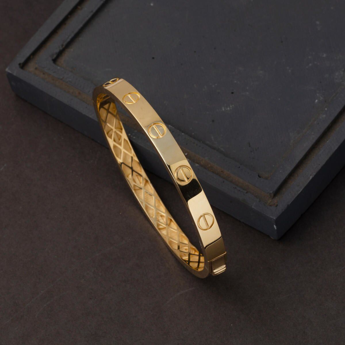 14K Yellow Gold Screw Back Hinged Cuff Bangle (10.88 g)