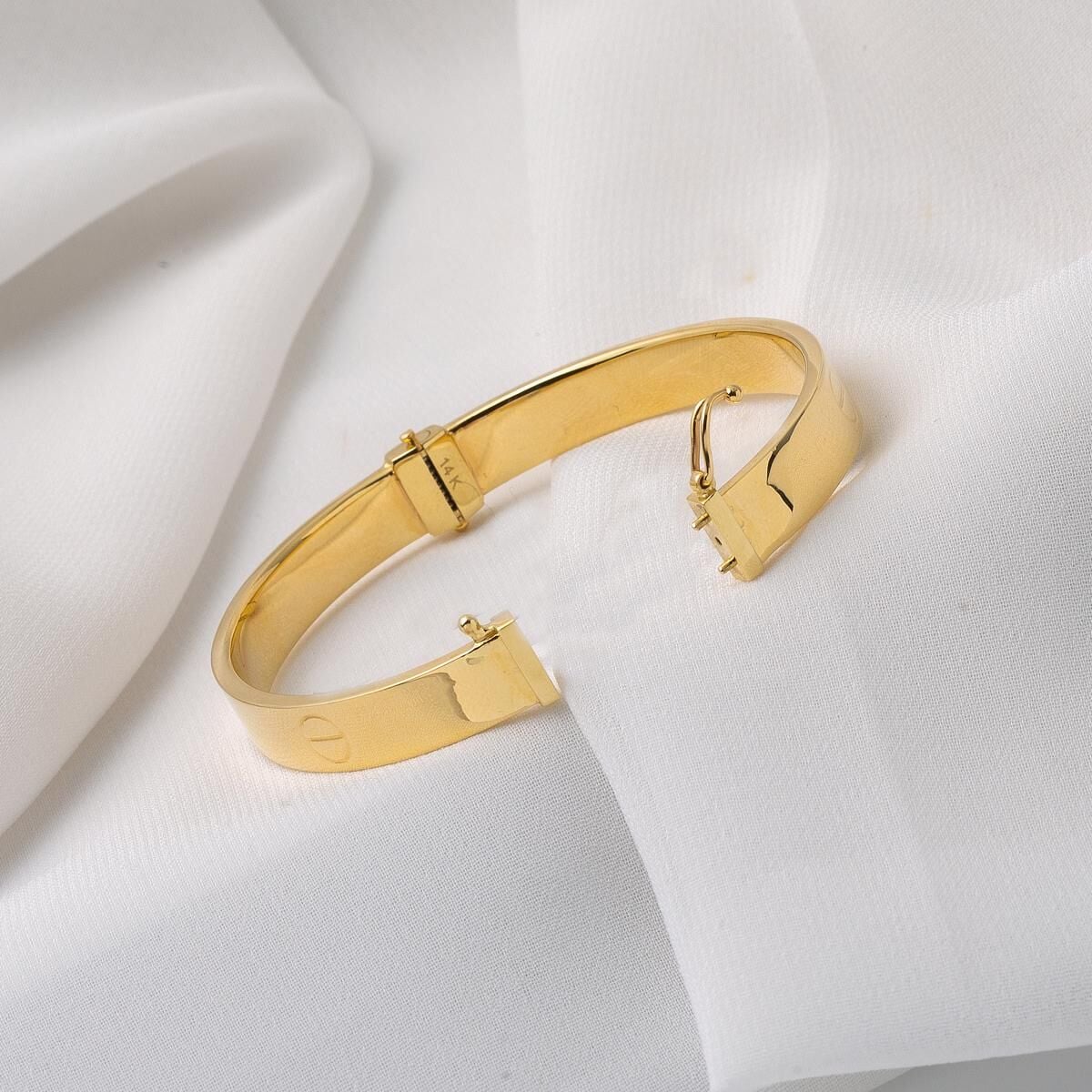 14K Yellow Gold Screw Back Hinged Cuff Teen Bangle
