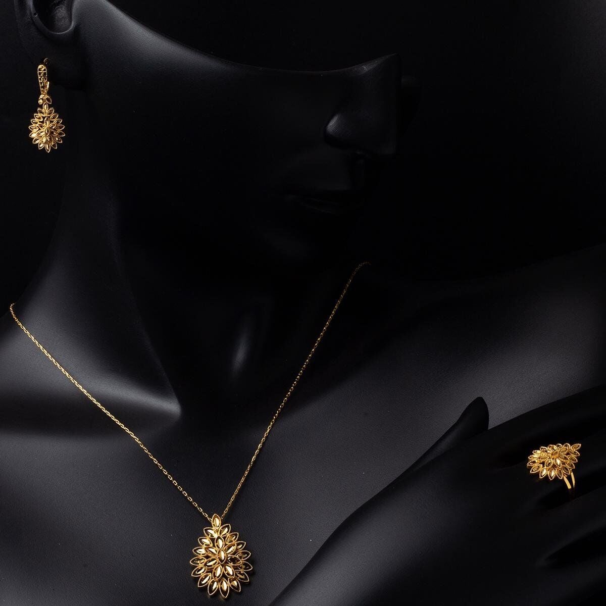 22K Yellow Gold Leaf 3-Piece Jewelry Set