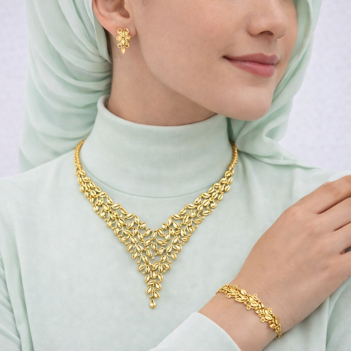 14K Yellow Gold Ivy Jewelry Set