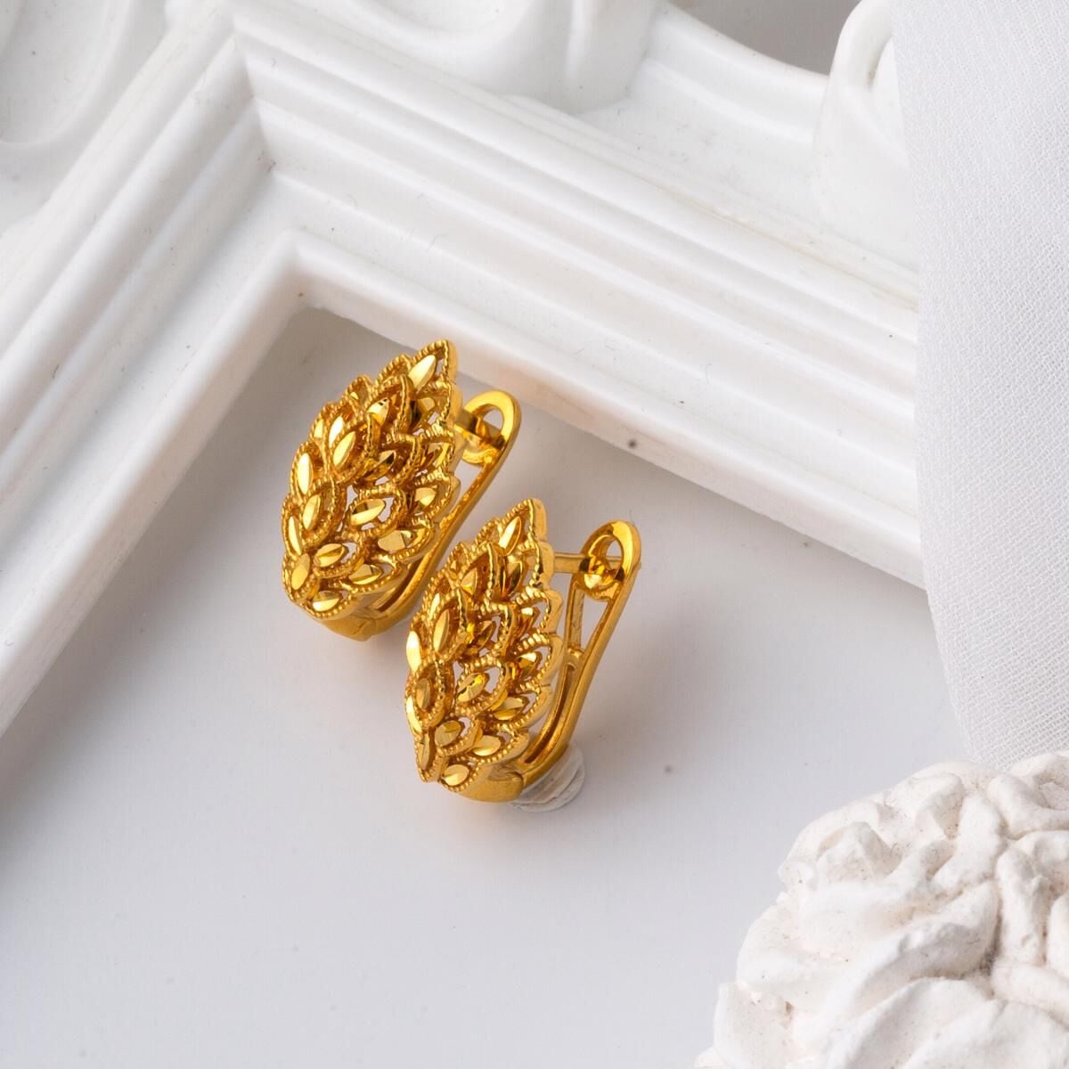 22K Yellow Gold Leaf Earrings (6.54 g)