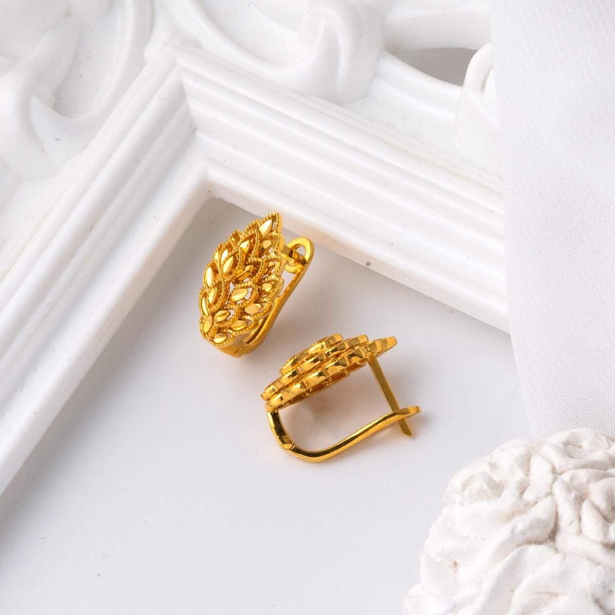 22K Yellow Gold Leaf Earrings (6.54 g)