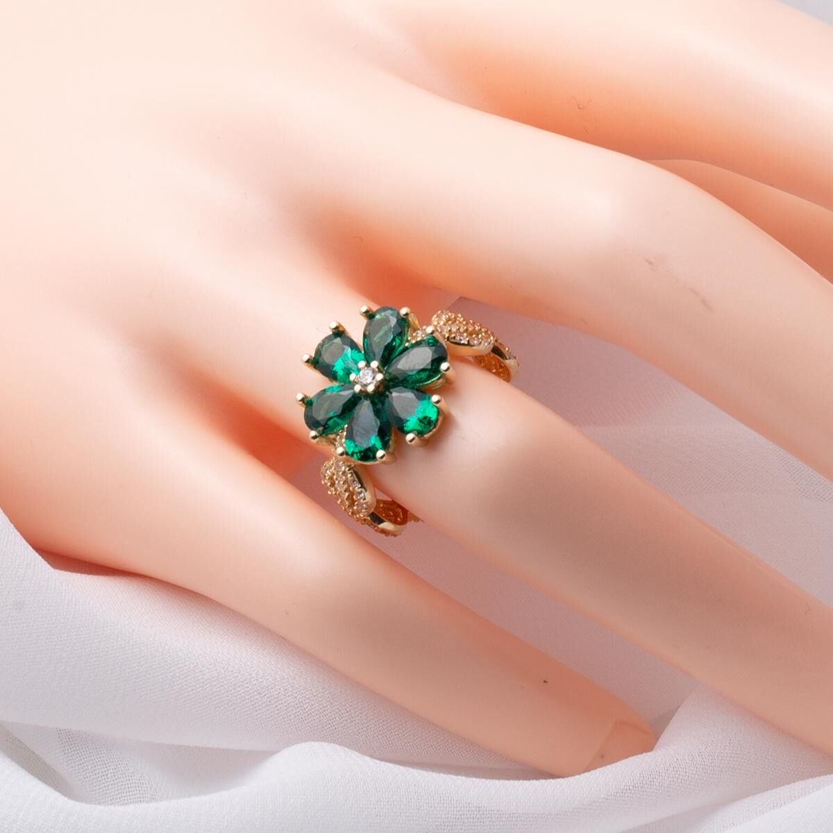 14K Yellow Gold Green Flower Cubic Zirconia Ring