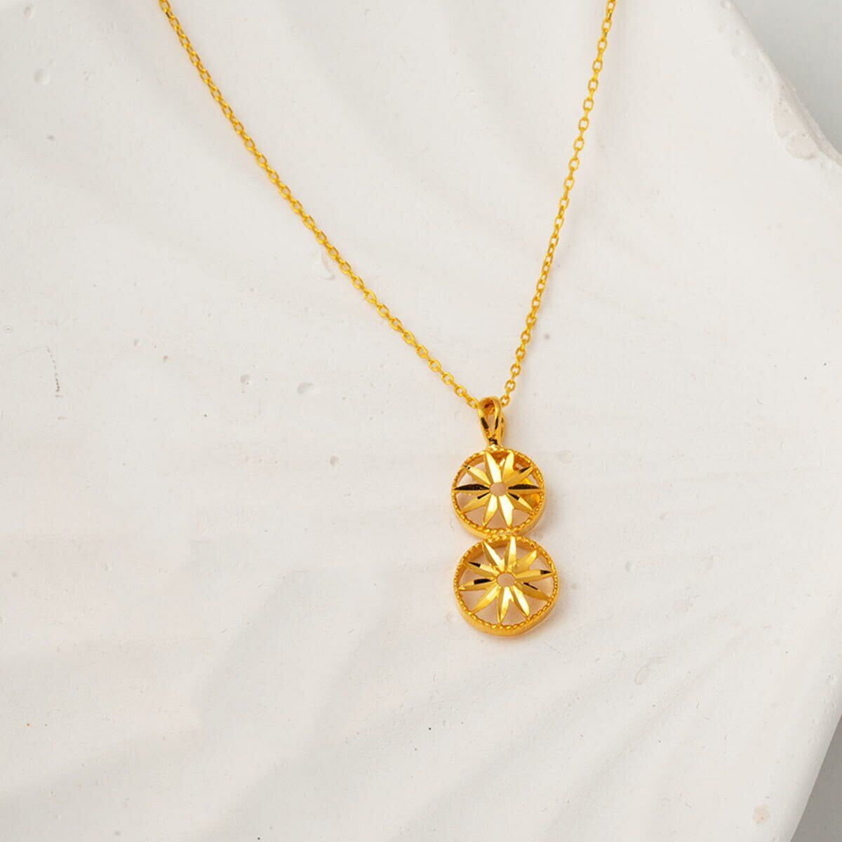 22K Yellow Gold Star Necklace (2.3 g)