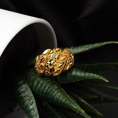 22K Yellow Gold Star Ring (5.03 g)