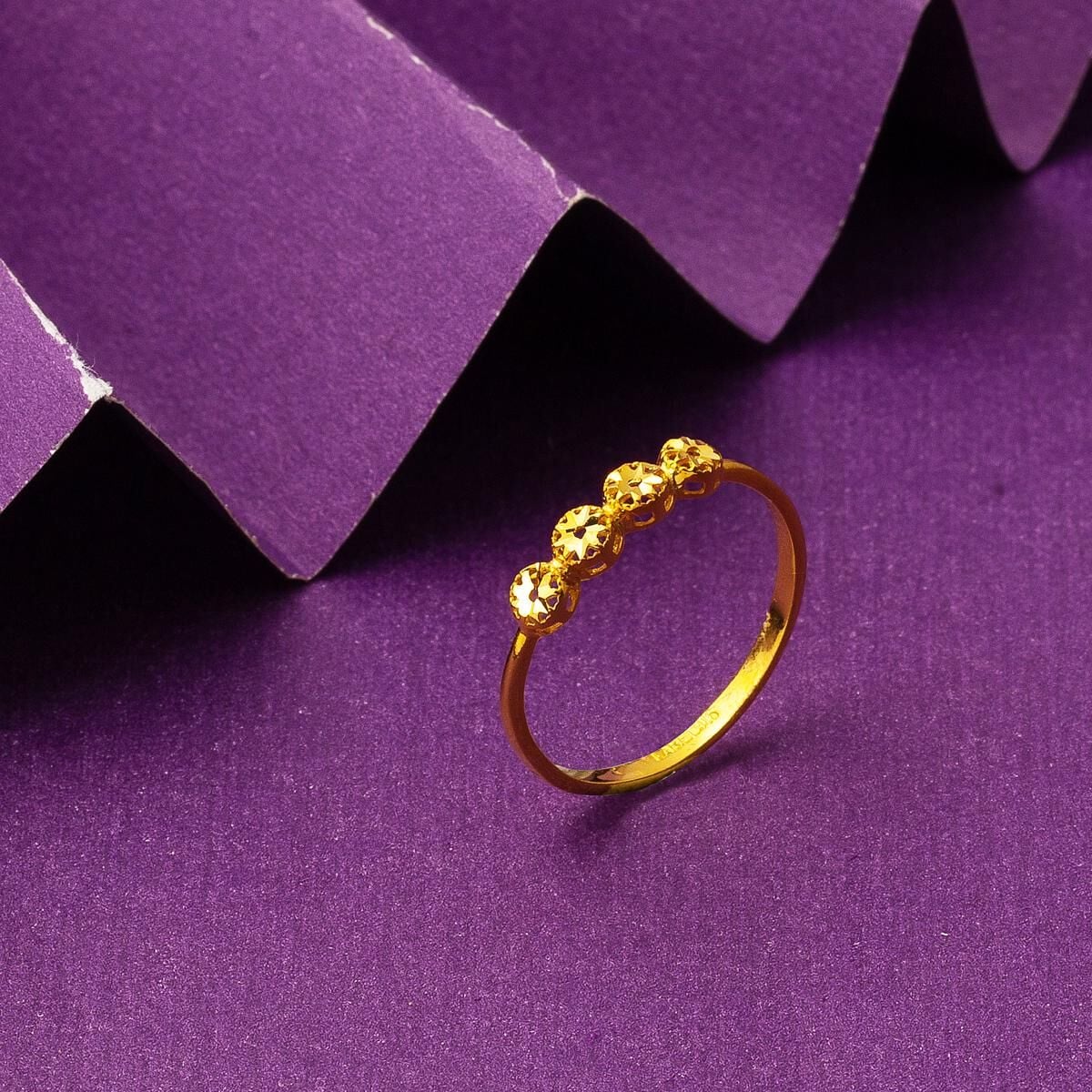 22K Yellow Gold Star Ring (1.48 g)