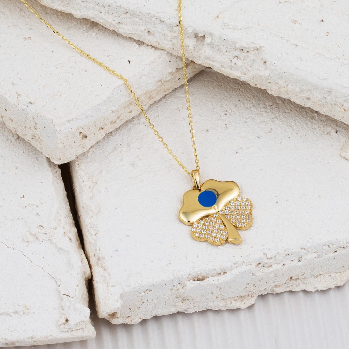 14K Yellow Gold Clover Cubic Zirconia Necklace (2.82 g)