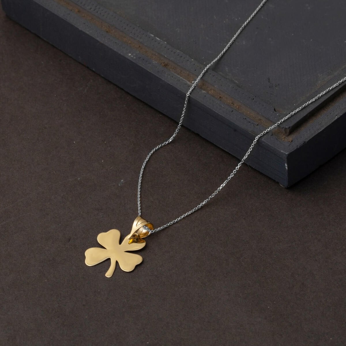 14K Yellow Gold Clover Plate Pendant