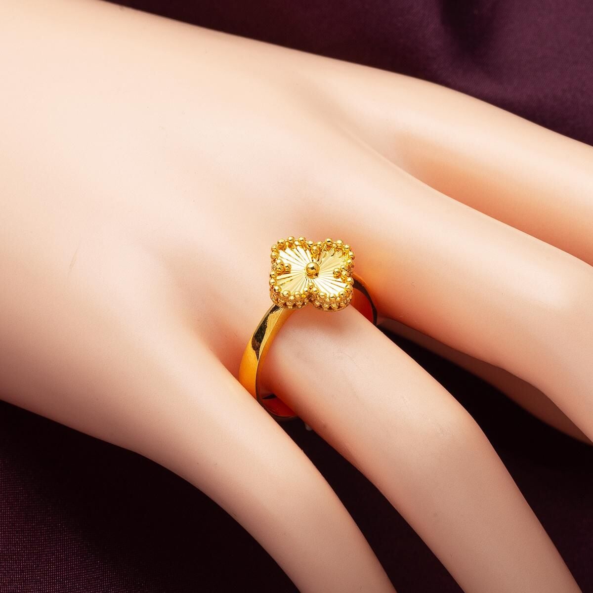 22K Yellow Gold Clover Jewelry Set