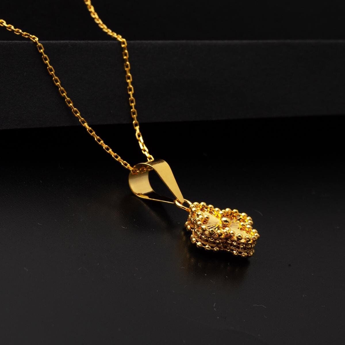 22K Yellow Gold Clover Jewelry Set