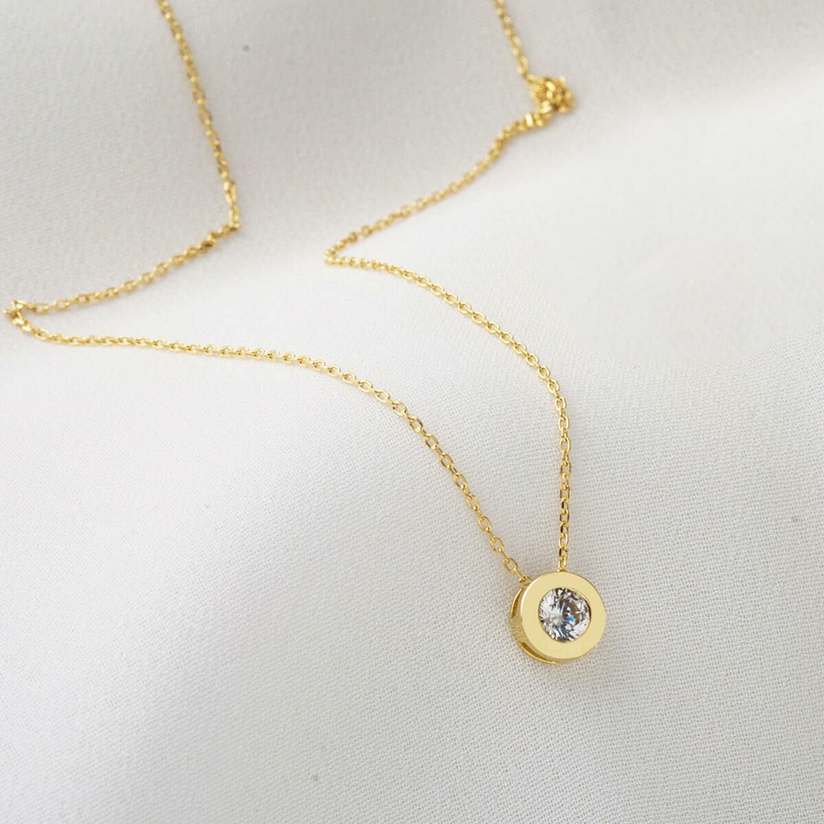 14K Yellow Gold Round Design Single Stone Cubic Zirconia Necklace