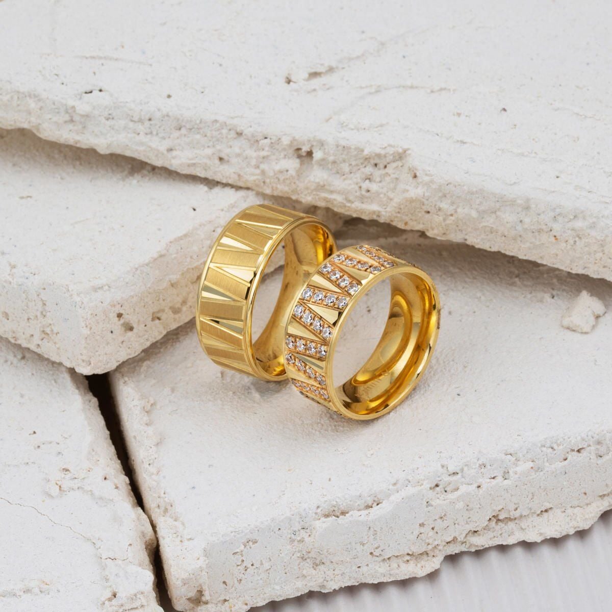 14K Yellow Gold Zigzag Men's Wedding Band Ring