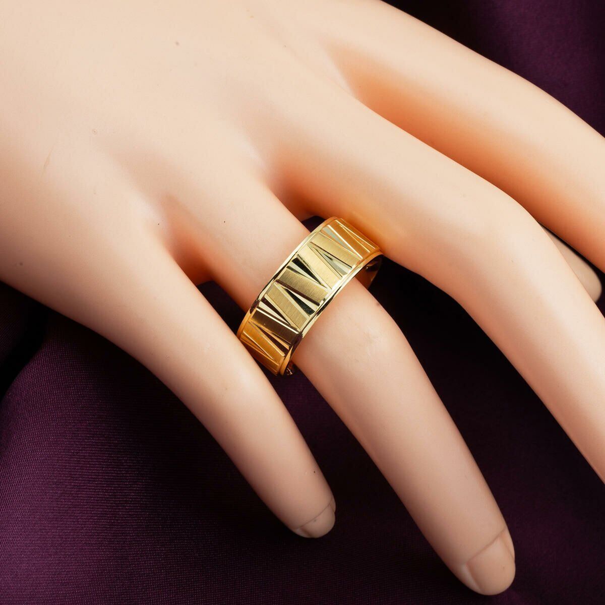 14K Yellow Gold Zigzag Men's Wedding Band Ring