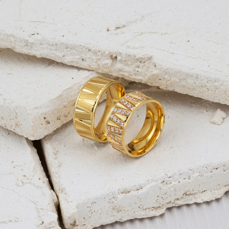 14K Yellow Gold Zigzag Cubic Zirconia Women's Wedding Band Ring