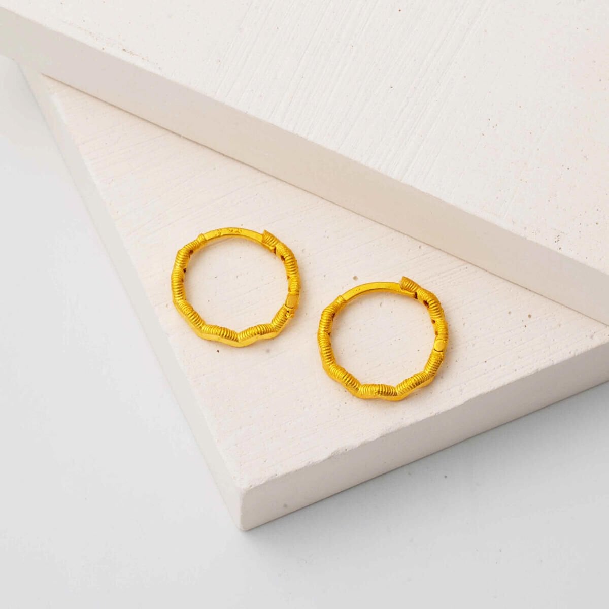 22K Yellow Gold Zigzag Ajda Hoop Earrings