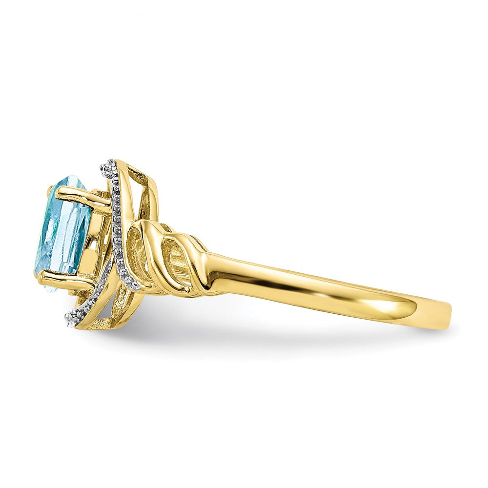 10K Yellow Gold Aquamarine and Real Diamond Ring